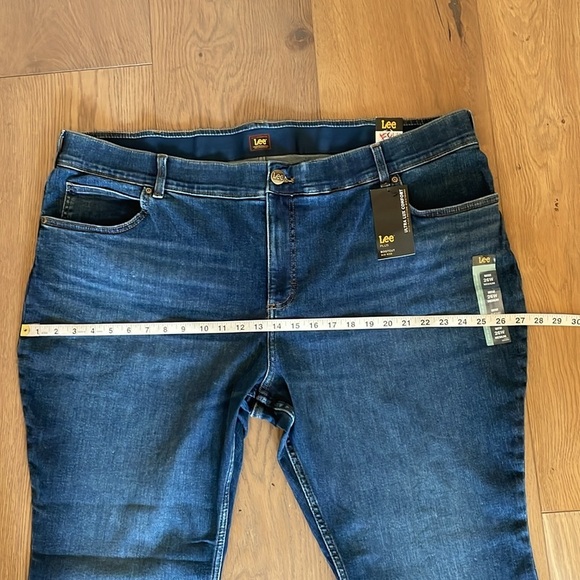 Lee Women's Plus Size Legendary Mid Rise Bootcut Jean NWT Size 26W Medium - Picture 12 of 16